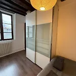 Апартаменты Parisian 4 People - Marais Metro Center Париж